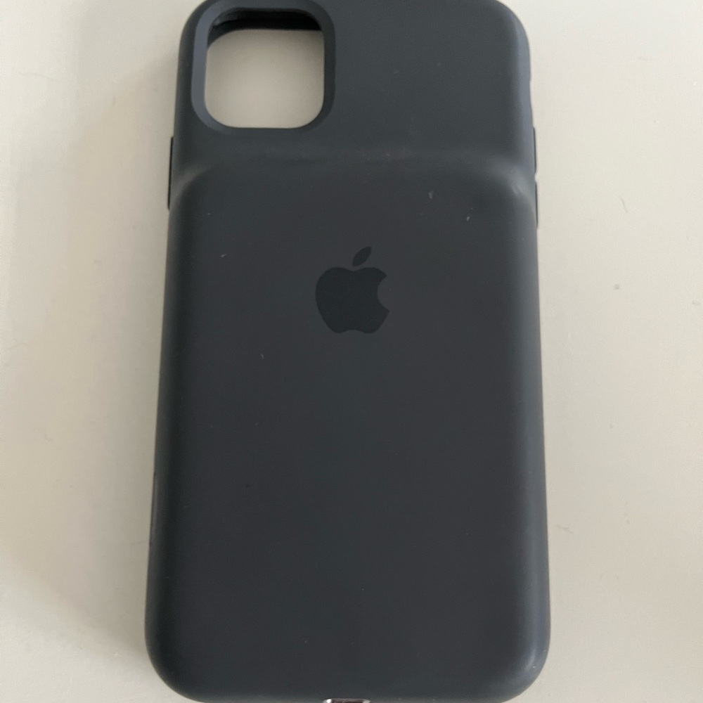 apple charging case